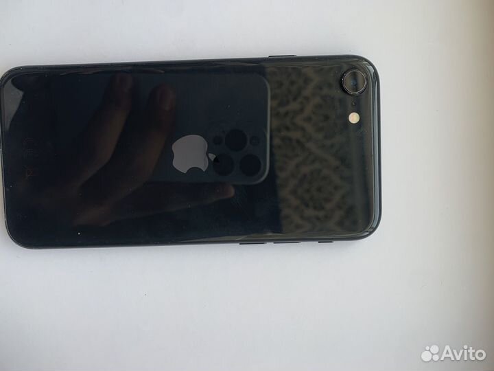 Телефон iPhone se 2020