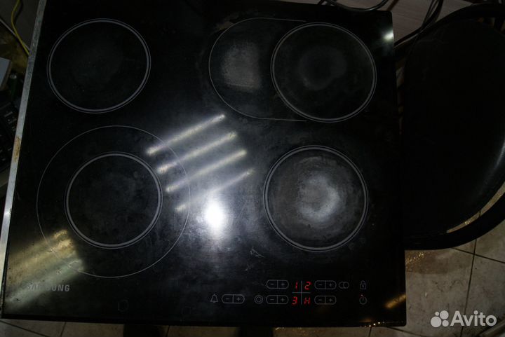 Стеклокерамическая варочная панель Samsung C61R1CD