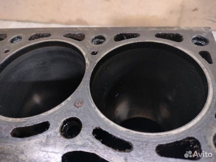 Блок двигателя Volkswagen Golf 4 AZD 2002