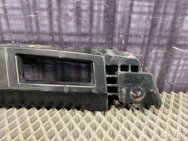 Крепление бампера заднее левое Bmw X5 E70 N57 2013