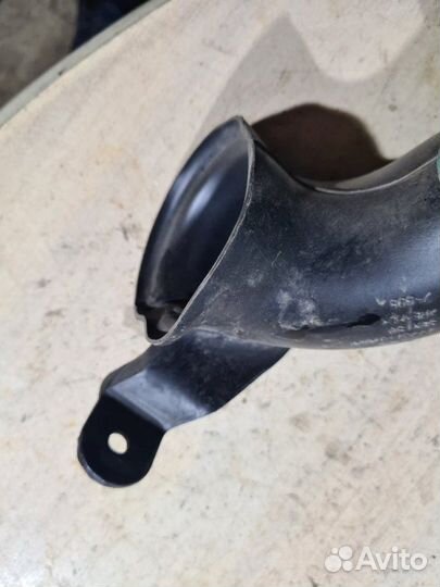 Патрубок воздушного фильтра Toyota Corolla E150
