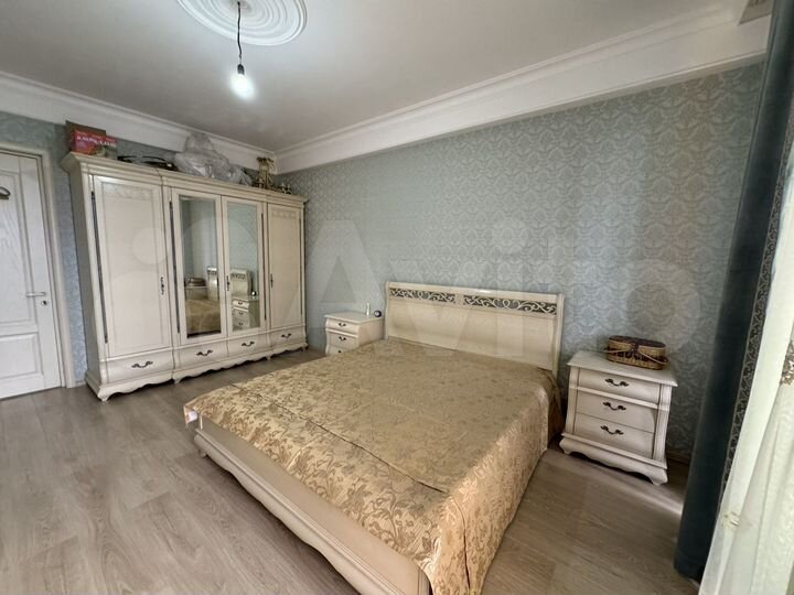 2-к. квартира, 95 м², 8/10 эт.