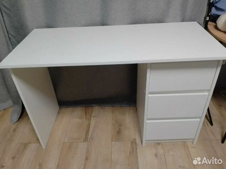 Письменный стол