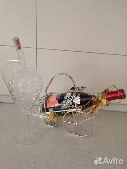 Поднос, держатель для вина, диспенсер для напитков