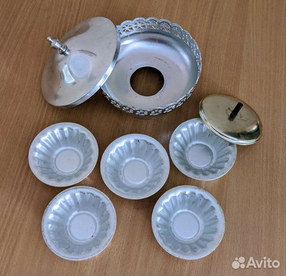 Формочки, крышка, основа сахарницы, яйцерезка СССР