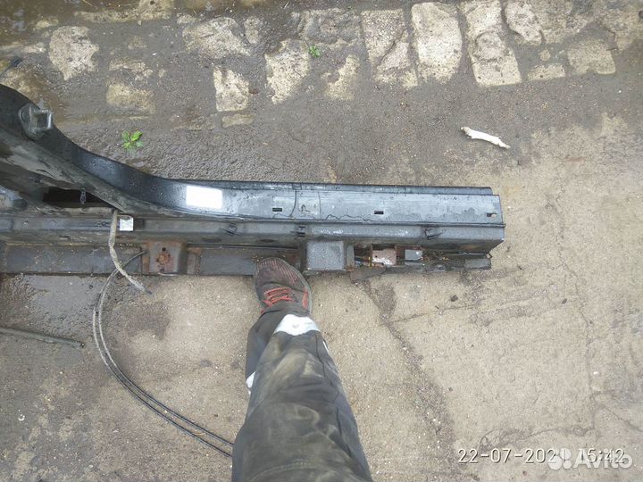 Порог со стойкой левый на Киа Спектра 2009 год