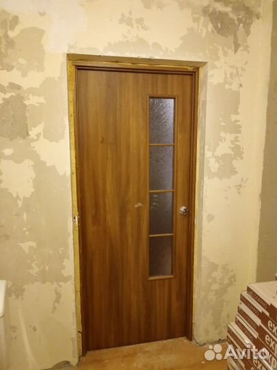 Межкомнатные двери бу 60/80 см с коробкой