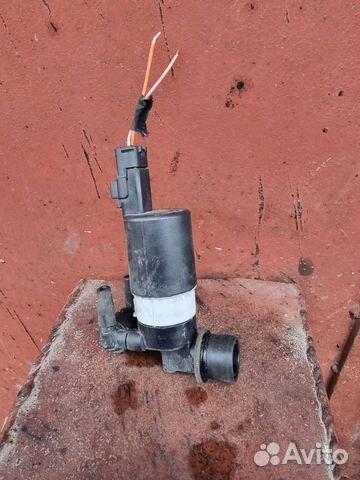 Насос (моторчик) омывателя стекла Renault Megane 3