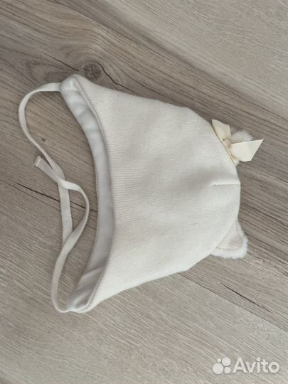 Шапка для девочки весна-осень 4 месяца