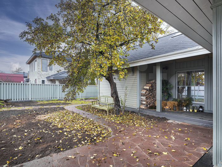 Дом 221,5 м² на участке 8 сот.