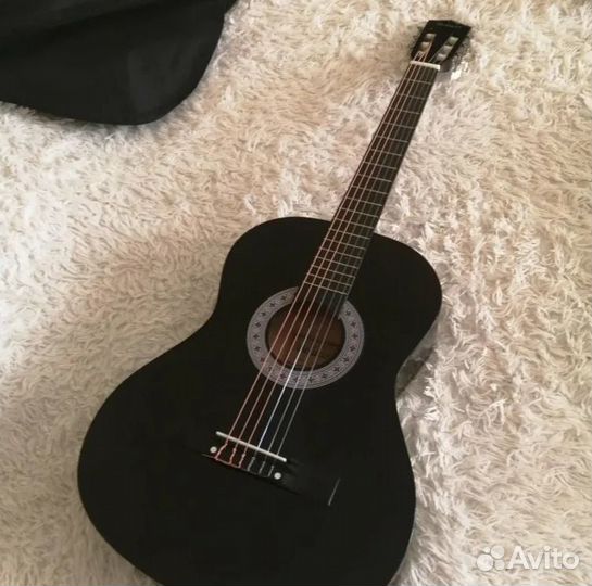 Классическая гитара Belucci