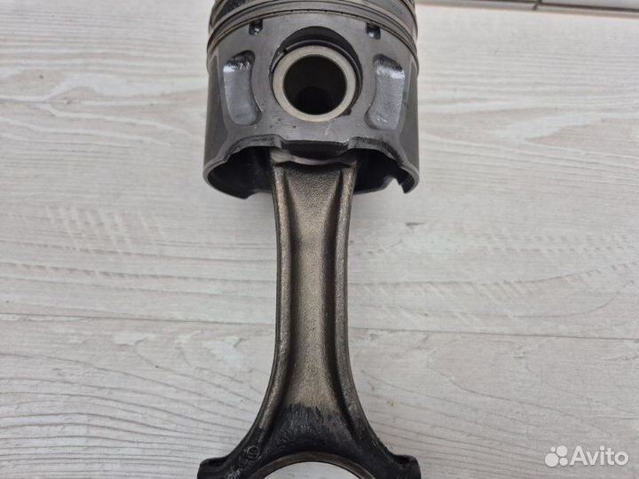 Поршень с шатуном Land Rover Evoque L538 224DT