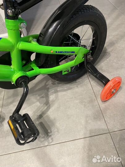Велосипед детский 12 колесо с ручкой
