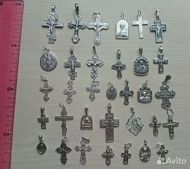 Серебряные крестики и подвески