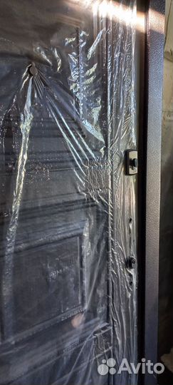 Дверь входная металлическая новая