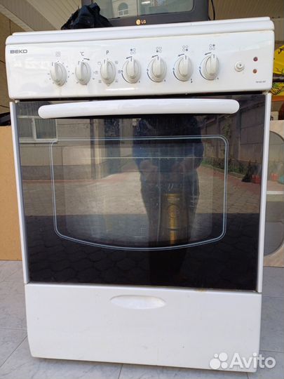 Газовая плита с чудесной электрической духовкой