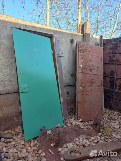 Дверь входная б/у