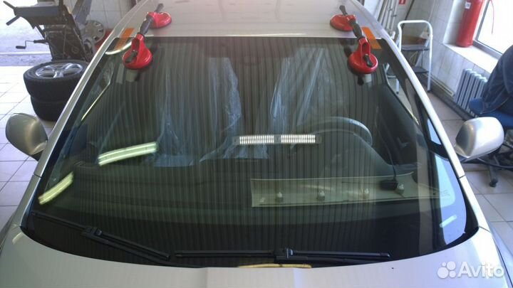 Лобовое стекло skoda octavia (A5) с молдингом