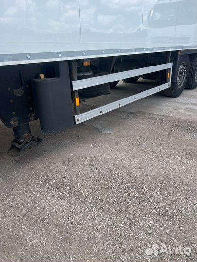 Полуприцеп рефрижератор Schmitz Cargobull SKO 24, 2011