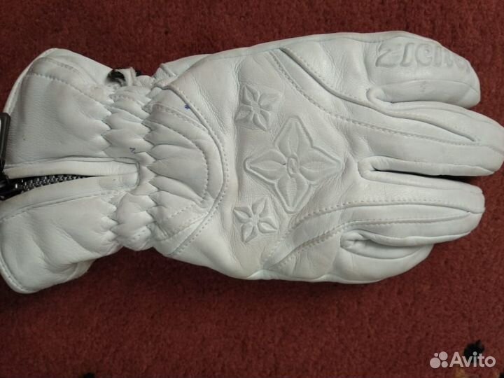 Горнолыжные перчатки женские