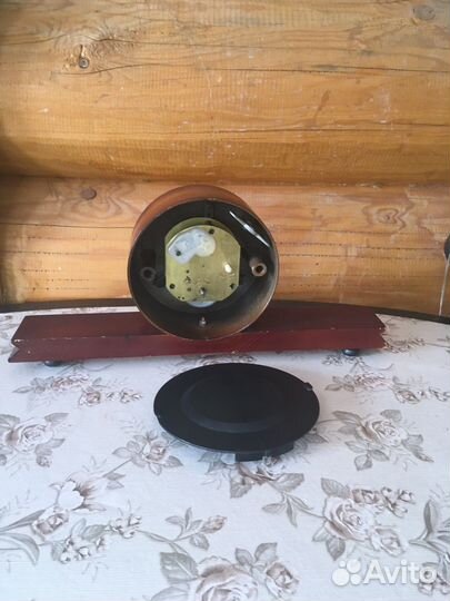 Часы настольные Весна