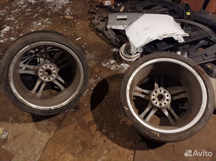 2 колёса на дисках кованных Audi R8 R19