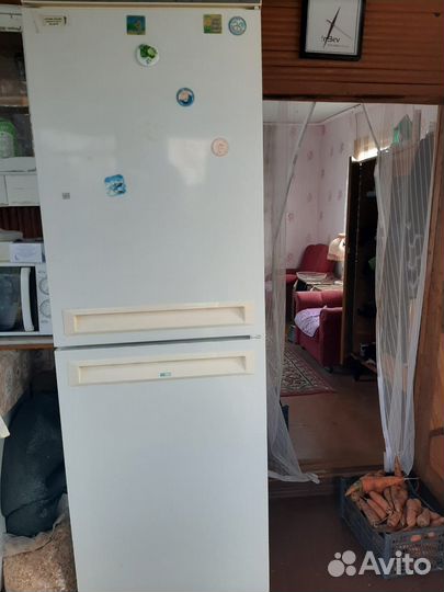 Холодильник бу stinol