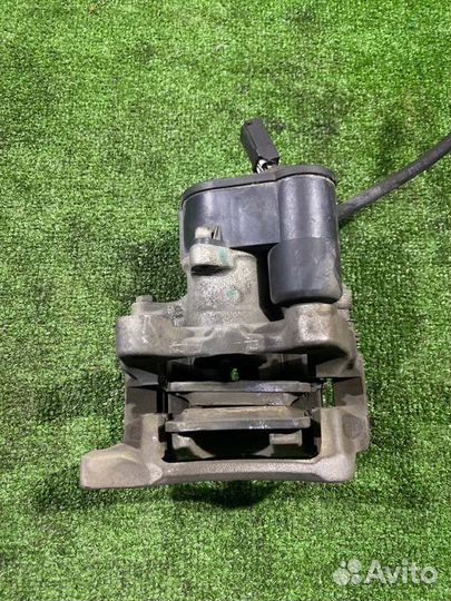 Суппорт задний правый Volkswagen Passat B6 CDA