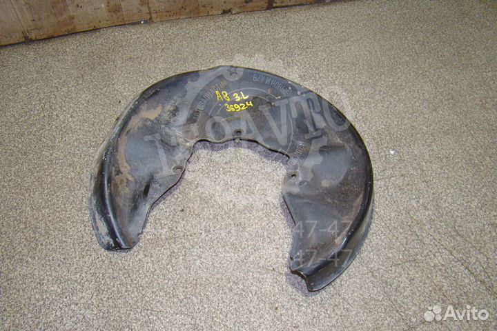 Щит опорный задний левый Audi A8 (D3)