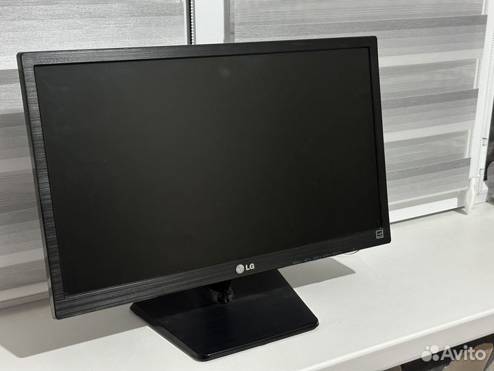 Монитор LG 22 дюйм