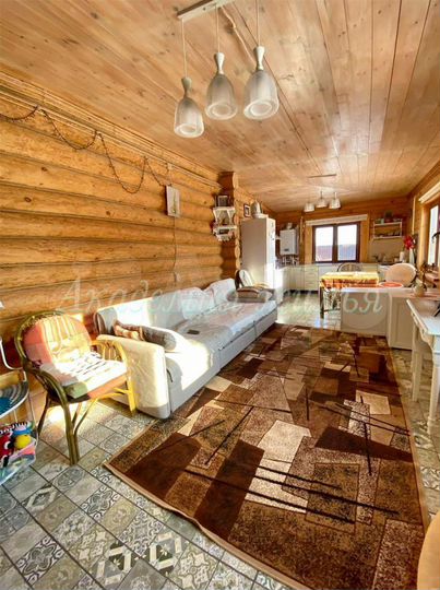 Дом 170 м² на участке 8 сот.