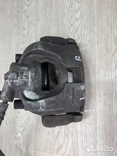 Суппорт тормозной передний правый Volvo S80