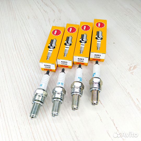 Свечи Yamaha FZ1 N/S 2011-2015 CR9E 4шт