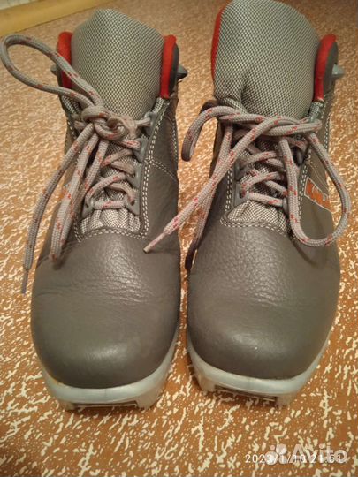 Лыжные ботинки 36 размер