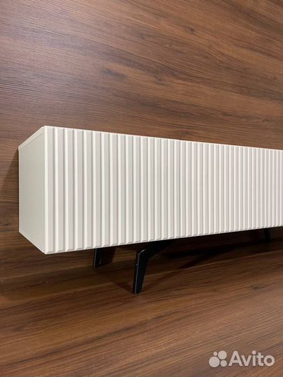 Тумба тв новая (на стойках, навесная ) от фабрики