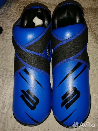 Перчатки для кикбоксинга бокса