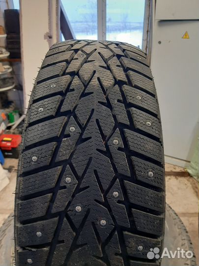 Kumho Road Venture SAT KL61 245/70 R16