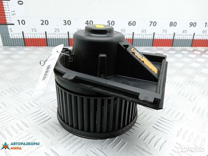 Моторчик печки Volkswagen Golf 3 1999 1J1819021C