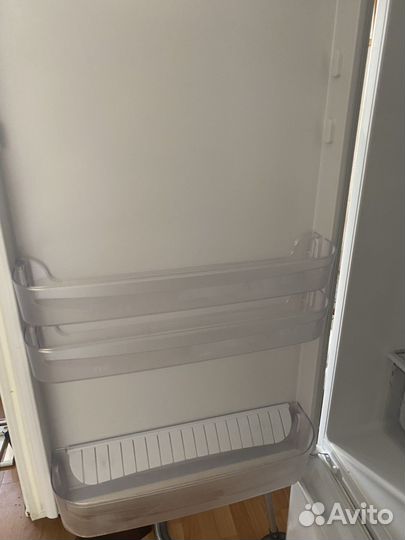 Холодильник indesit