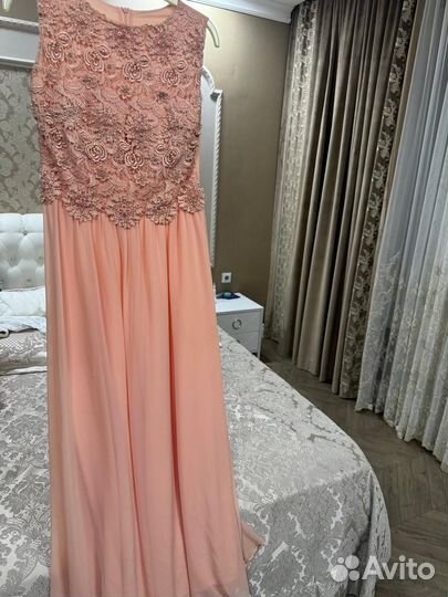 Вечернее платье