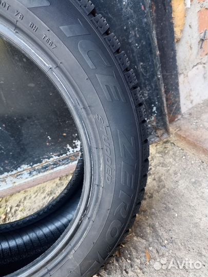 Pirelli Ice Zero 215/55 R18