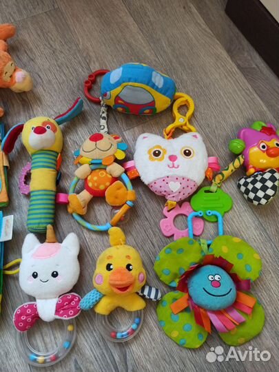 Игрушки для малышей (погремушки, развивающие)