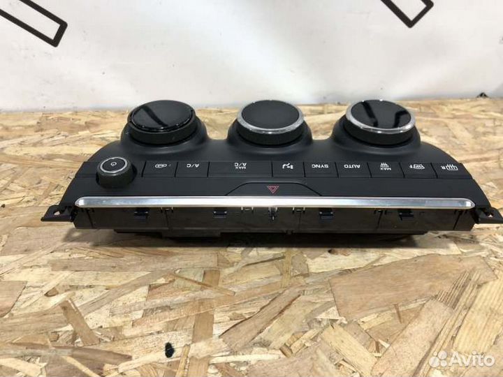 Блок управления климат-контролем Jaguar E-Pace 1