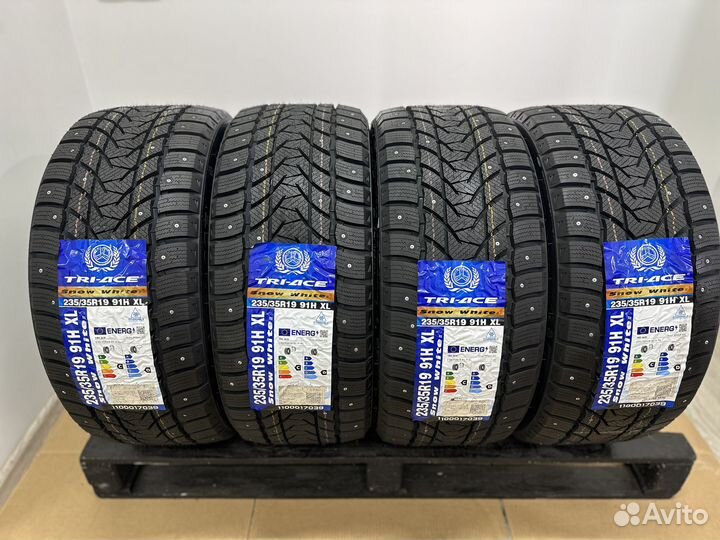 Tri Ace Snow White II Stud 235/35 R19 90U