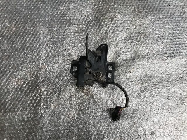 Замок капота Cadillac Escalade III 06-14