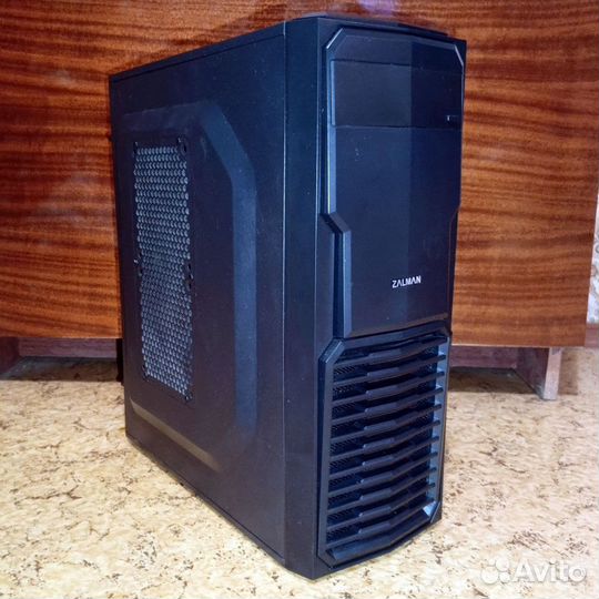 Корпус Zalman ZM-T4 с вентиляторами и DVD приводом