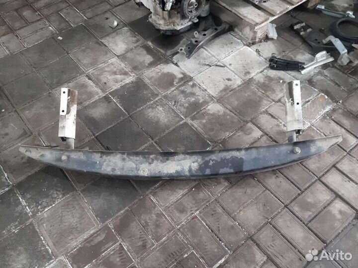 Задний усилитель бампера Volkswagen Passat B5