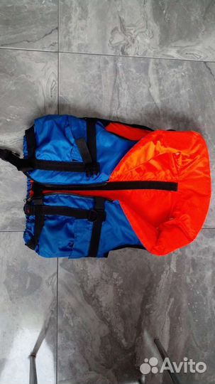 Спасательный жилет