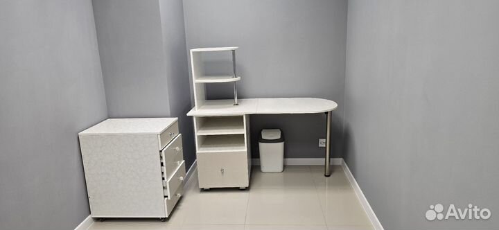 Маникюрный стол складной б/у