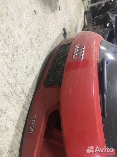 Крышка багажника Audi A1 caxa